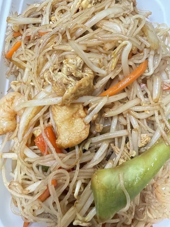 House Special Stir Fried Rice Noodle 家乡炒米粉